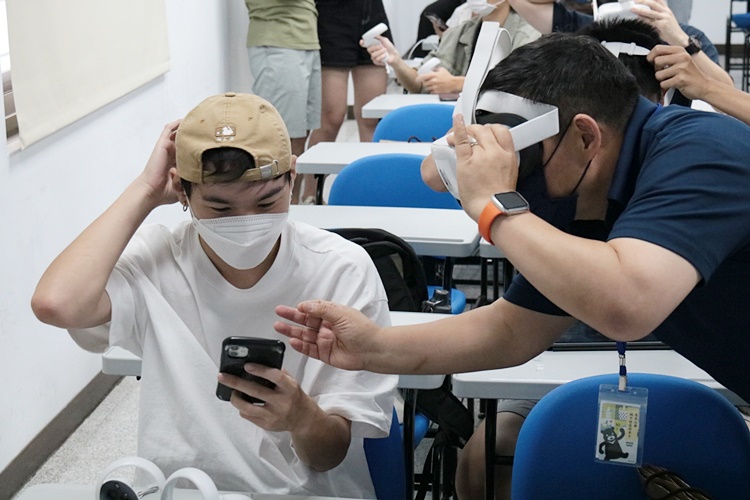 圖片標題:04.鄭期成教師解答學生問題