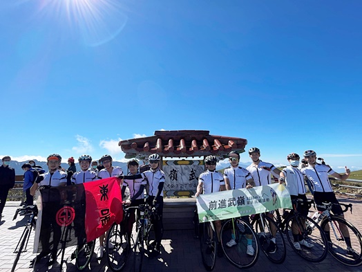 圖片標題:單車挑戰前進武嶺