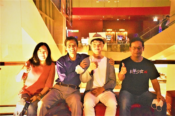 圖片標題:圖三1110928主任與王銀國等合照