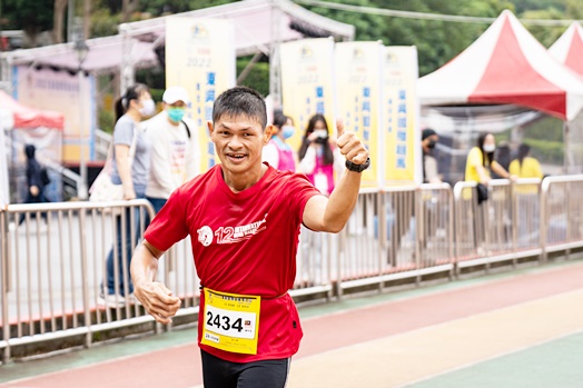 圖片標題:11 馬來西亞跑者曾志龍熱情比讚