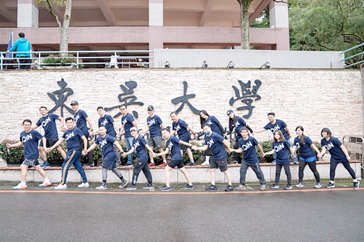 圖片標題:03 超馬贊助商超秦企業合照