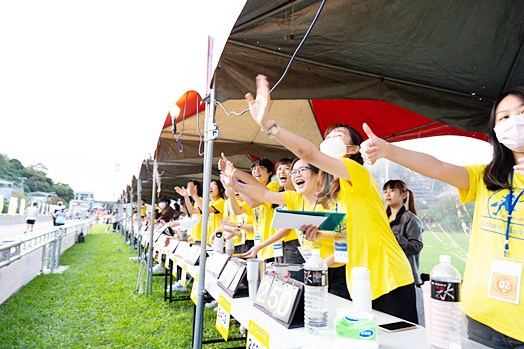 圖片標題:08-場邊應援的志工們