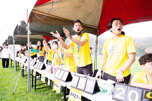 圖片標題:10-場邊應援的志工們