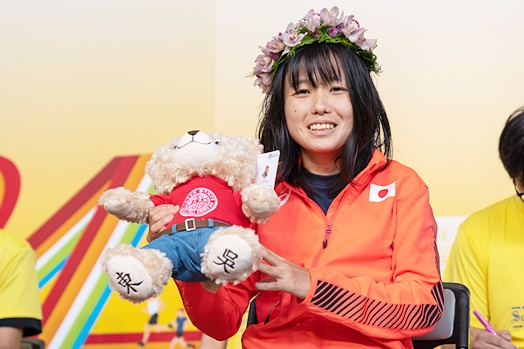 圖片標題:01 仲田光穗與東吳小熊合影