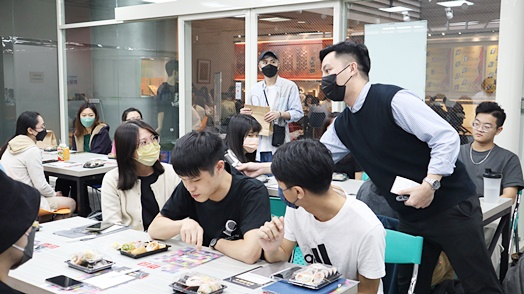 圖片標題:03曾昇甫講師與同學問答互動