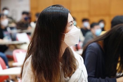 圖片標題:05 同學專注聽講