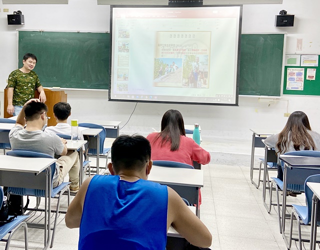 圖片標題:02 同學認真聽講