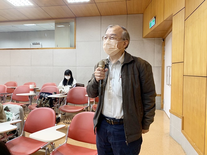 圖片標題:03 詹乾隆教務長主動提問
