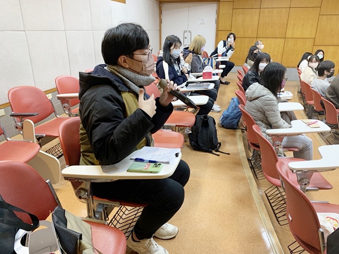 圖片標題:04 畢業校友針對講座提問