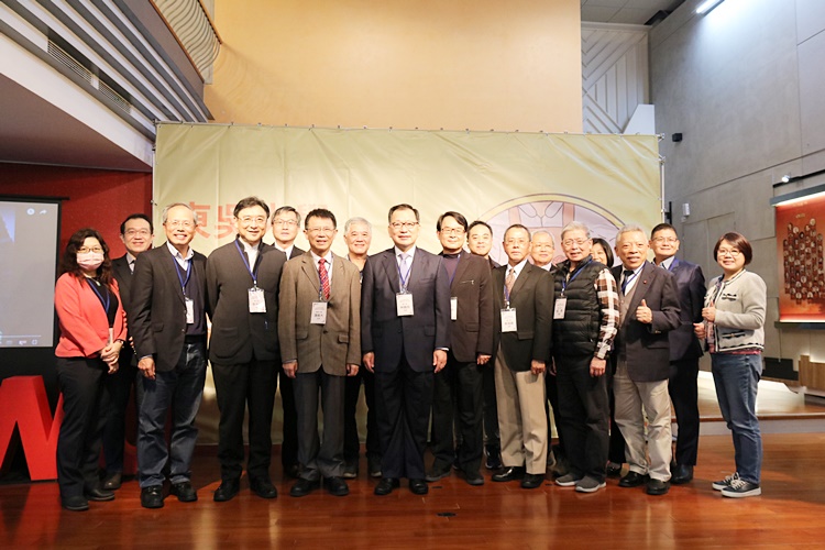 圖片標題:校長與Mentor合影留念