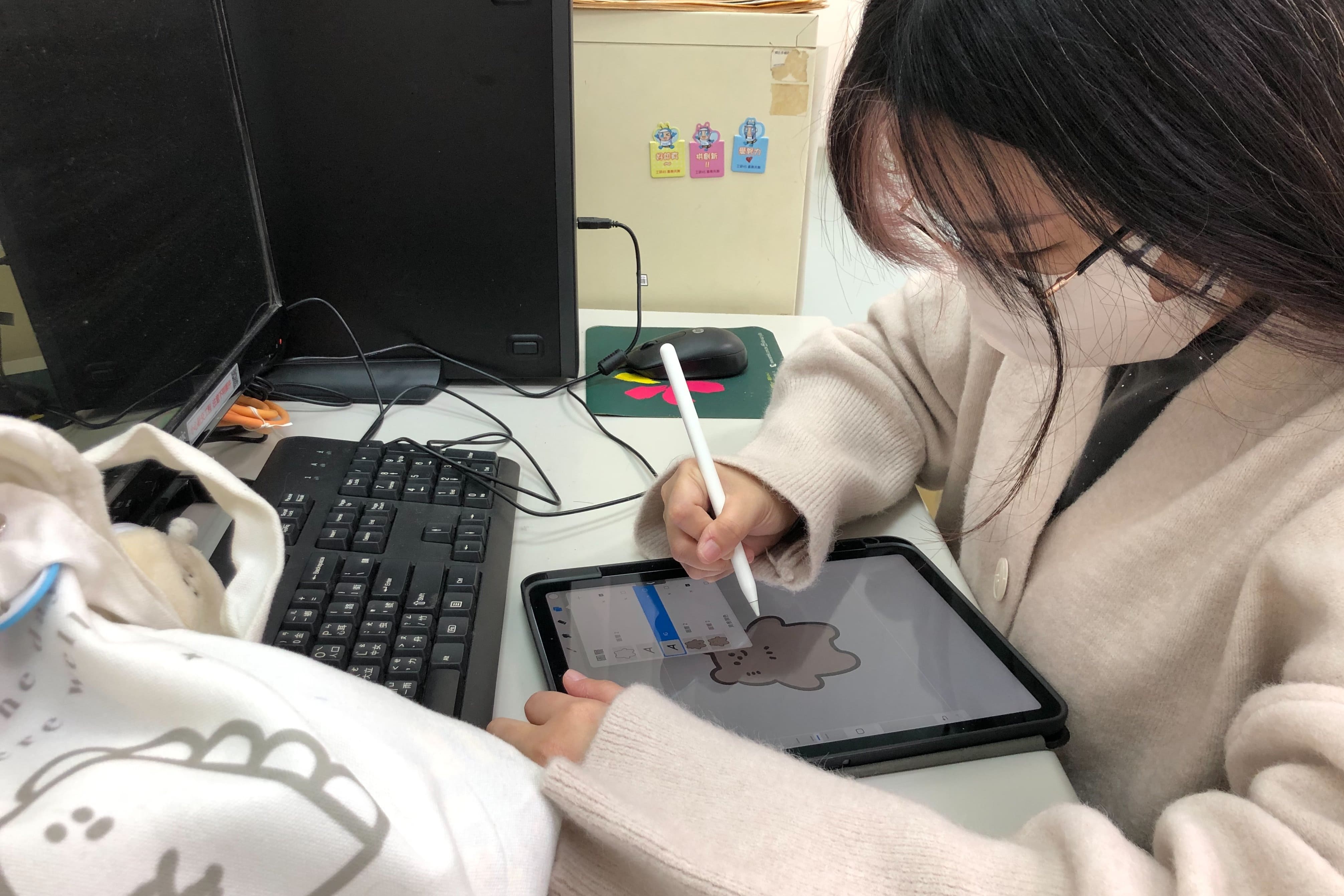 圖片標題:圖八、東吳微生物學系大四劉冠吟包辦納吉的微生物小學堂的動畫與配音。