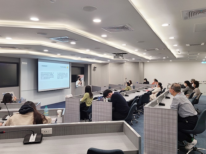 圖片標題:圖八：「研討會論文摘要口頭發表」菁英講堂會場