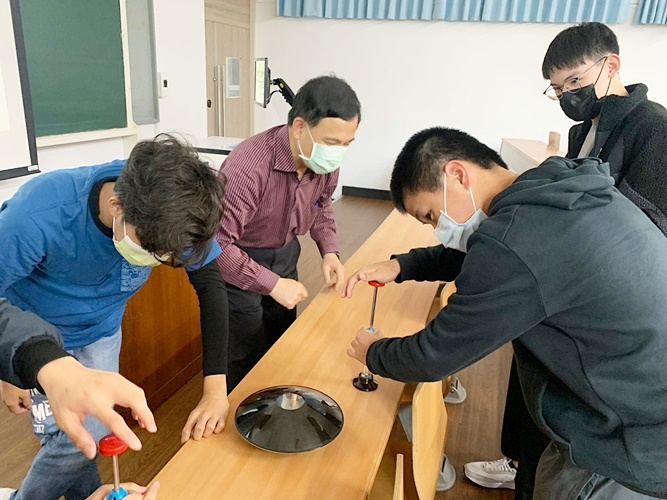 圖片標題:圖六：「學群導航」物理學系課程