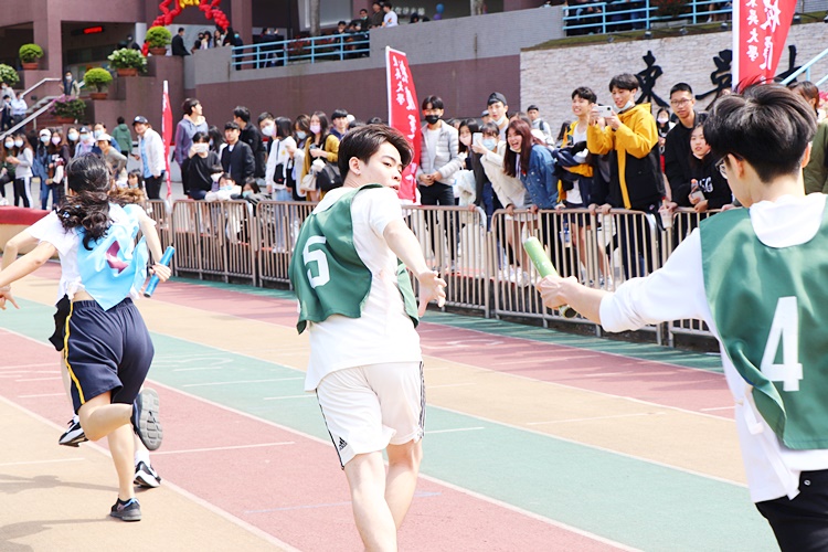 圖片標題:圖十二：大隊接力