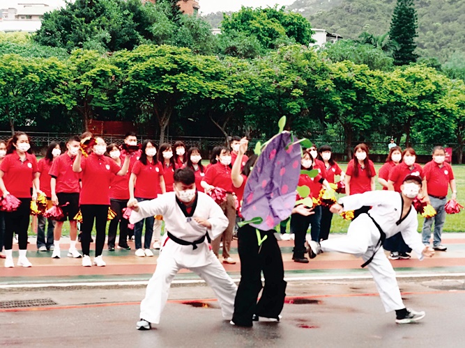 圖片標題:圖十五：繞場活動表演