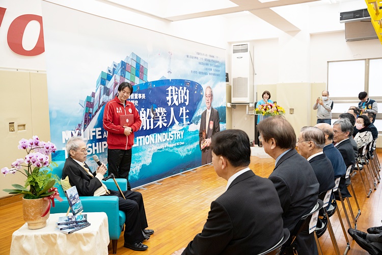 圖片標題:03陳鴻智校友向學弟妹勉勵