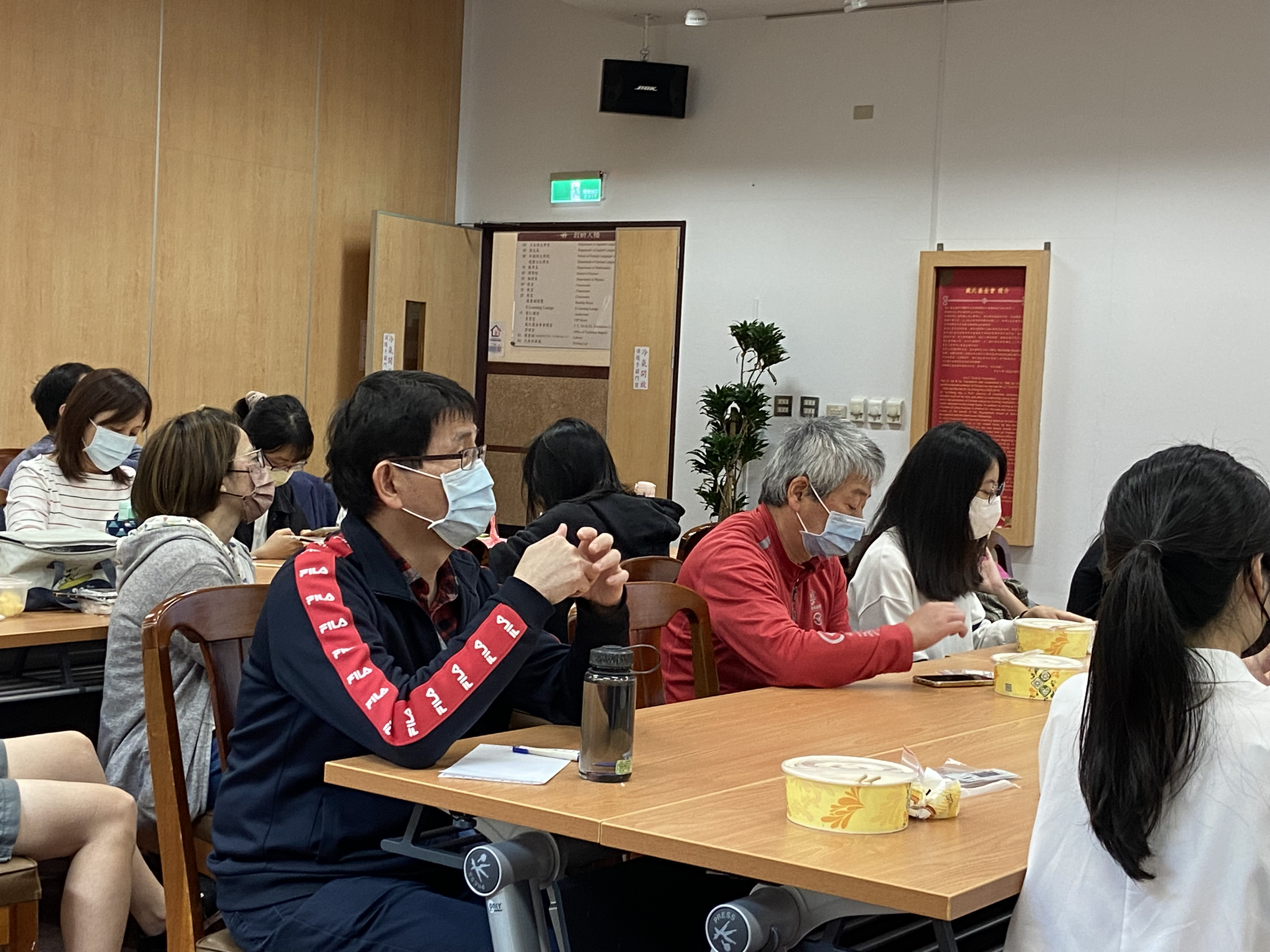 圖片標題:04-同學們認真聆聽講師分享