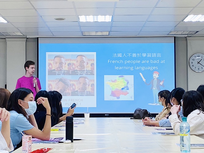 圖片標題:圖五：李博同學分享學習外語經驗