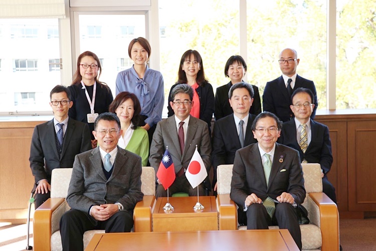 圖片標題:閞西大學大合照