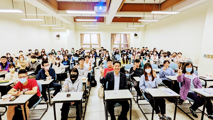 圖片標題:圖六：活動圓滿落幕，眾人合影留念