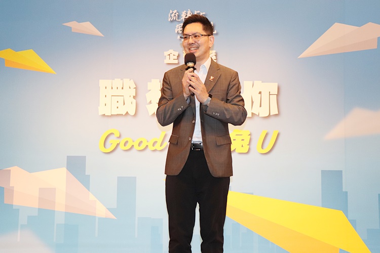 圖片標題:圖一：企管系胡凱傑主任致詞，給予同學勉勵。