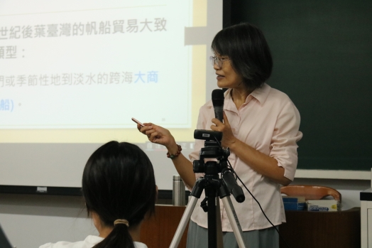 圖片標題:02-玉茹老師認真解說_batch