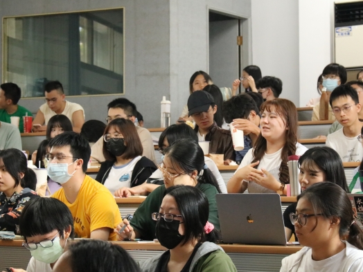 圖片標題:06-同學向玉茹老師提問_batch