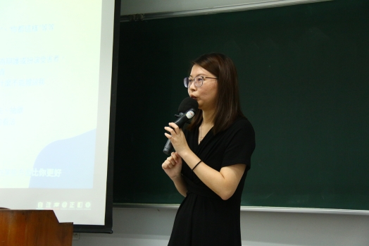 圖片標題:03-巧翊諮商心理師詢問現場有多少位同學聽過「愛之語」一詞_batch