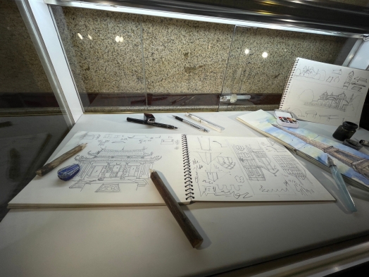 圖片標題:圖六、藝術家郭正宏用樹枝筆作畫_batch