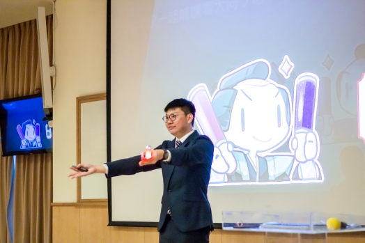 圖片標題:03主講者えこ(欸摳)邀請同學們一同喊「屋號」_batch