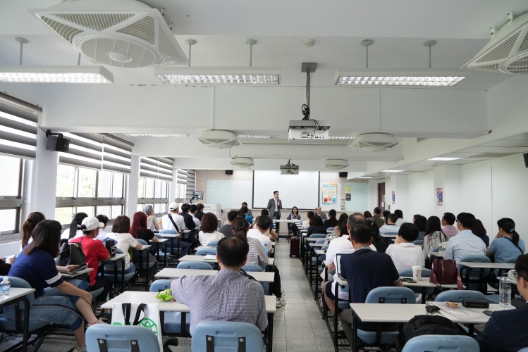 圖片標題:batch_1130519_企管系家長說明-7