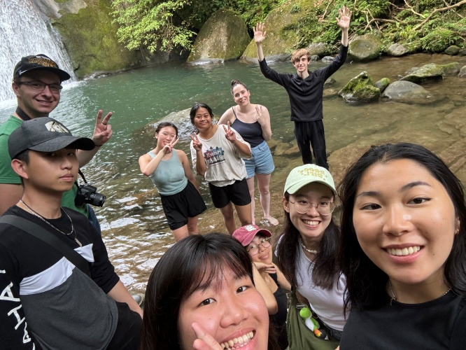 圖片標題: WPI與本院同學學伴出遊。