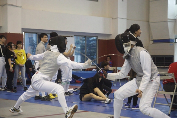 圖片標題:02 優雅與激烈並存的擊劍比賽