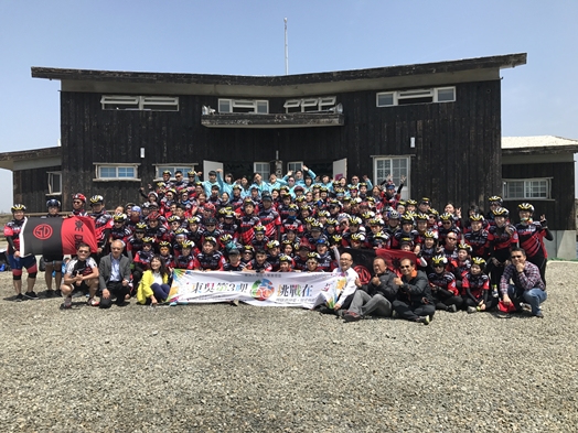 圖片標題:08大合照