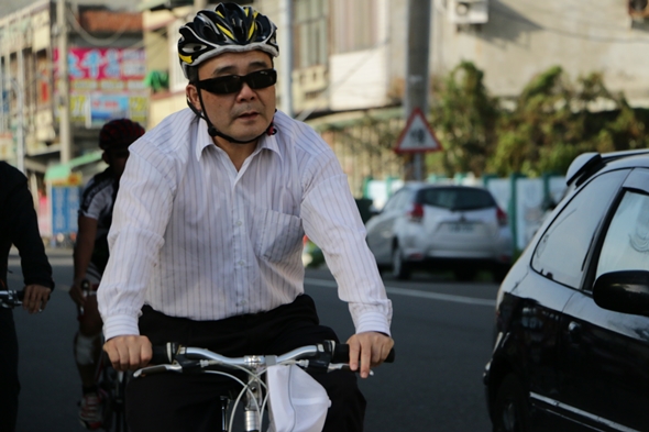 圖片標題:06張詎瓏學長騎單車