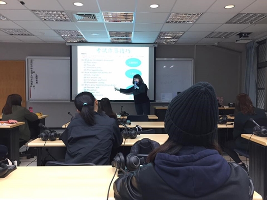 圖片標題:04施雅俐老師傳授在座同學考試秘笈