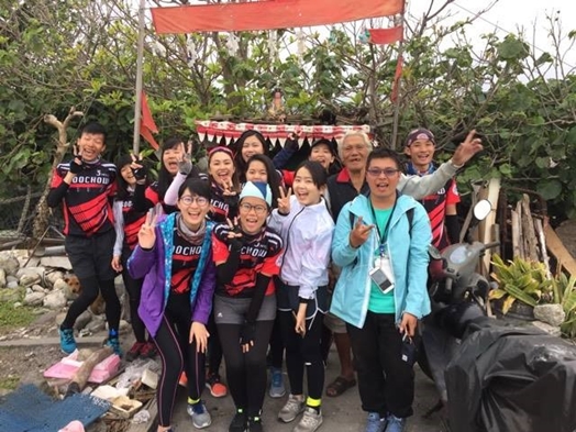 圖片標題:02參訪小組與爺爺的大合照