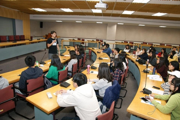 圖片標題:04雙溪場─同學們認真聆聽的模樣