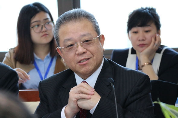 圖片標題:04姚思遠老師進行報告