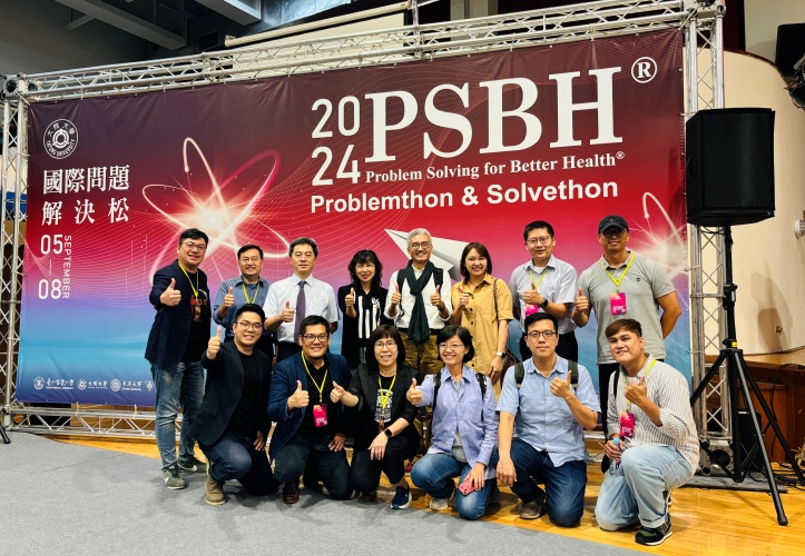 圖片標題:batch_圖九王副與導師群合影