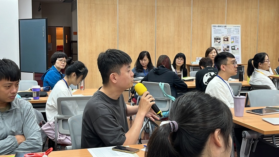 圖片標題:batch_圖八_與會者提問