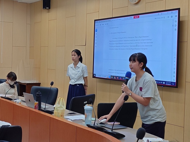 圖片標題:batch_圖三 衛理女中同學告IQP計畫成果