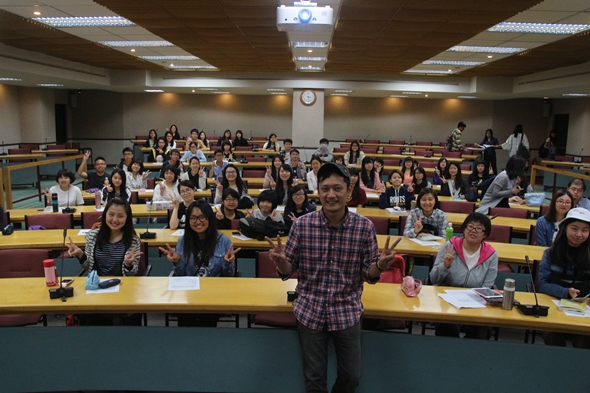 圖片標題:04講師與同學大合照
