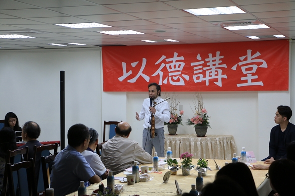 圖片標題:圖三：演奏家王子承