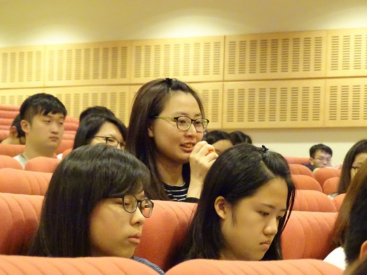 圖片標題:05東吳學生提問