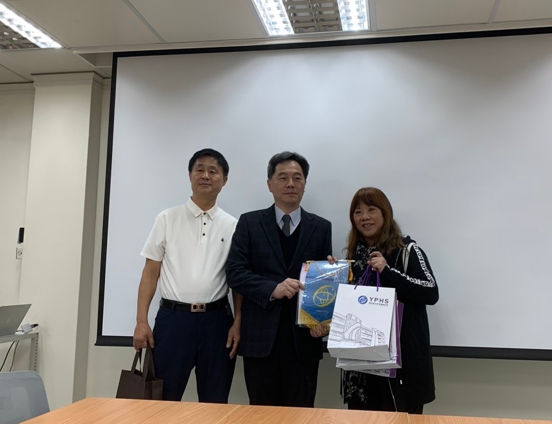 圖片標題:圖二華明、東吳、永平三校長官合影