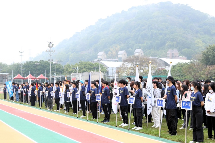 圖片標題:batch_圖二：開幕典禮各系運動員進場