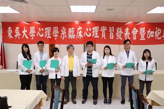 圖片標題:01張本聖老師與加袍生合影 (Copy)