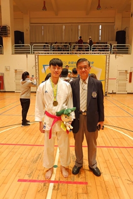 圖片標題:6. 空手道一般男子組第一量級賽後畫面