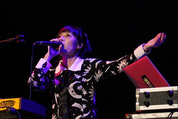 圖片標題:2.原子邦妮主唱 查查